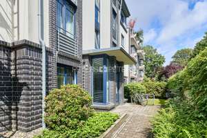 Lieblingsplatz inklusive - Zwei Etagen Glück mit sonniger Dachterrasse – Die vollständige Adresse der Immobilie erhältst du vom Anbieter., 22529 Lokstedt, Hamburg – Vorschaubild 2