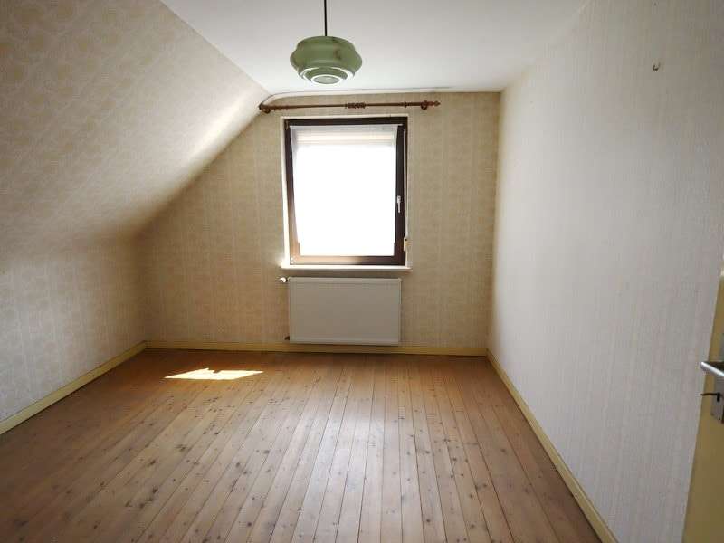 Immobilie in Horschbach - Geräumiges Zweifamilienhaus mit Gestaltungsmöglichkeiten - Bild 3