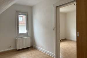 Lichtdurchflutete 3 - Zimmer DG Wohnung in Stuttgart Süd 