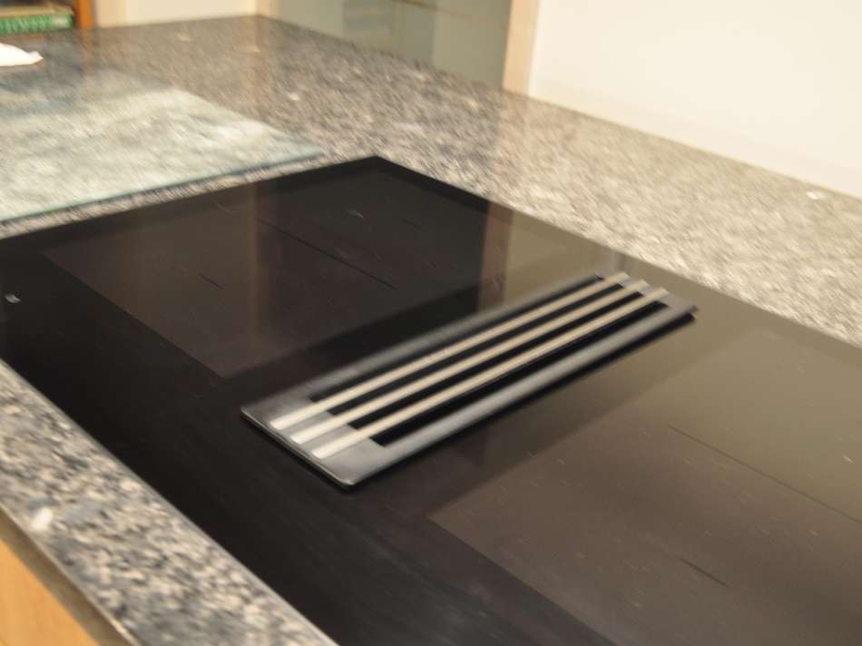 Induktionsherd mit Dunstabzug