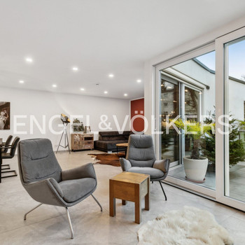 Kernsanierter Bungalow mit offenem Kamin und Außenpool