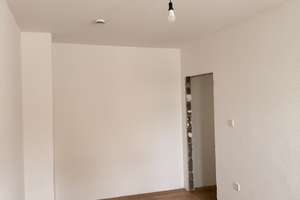 Kernsanierte 2,5-Raum-Wohnung mit Parkett und Balkon in Düsseldorf – Erkrather Straße 14, 40233 Stadtmitte, Düsseldorf – Vorschaubild 1