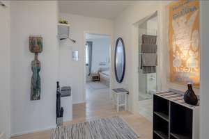 Möbliert: Großzügige 2-Zimmer Wohnung mit Einzelstellplatz – 81925 Oberföhring, München – Vorschaubild 9