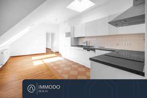 🍀 Dachgeschoss Traum am Helmholtzplatz - helle 2 Zi Altbau Whg mit 2 Bädern und Walk-In Closet – Die vollständige Adresse der Immobilie erhältst du vom Anbieter., 10437 Prenzlauer Berg, Berlin – Vorschaubild 3