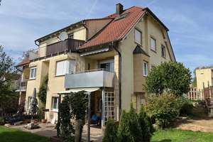 Schöne DHH am Ortsrand mit unverbautem Blick // 147qm Wohnfläche / 7 Zimmer / Einziehen & Wohlfühlen