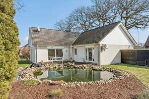 Charmanter Bungalow mit Top-Energieeffizienzklasse – Die vollständige Adresse der Immobilie erhältst du vom Anbieter., 30900 Wedemark – Vorschaubild 1