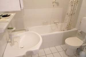 Wunderschöne 3-Zimmer-Wohnung mit Garage, Balkon, Keller und Badewanne – Die vollständige Adresse der Immobilie erhältst du vom Anbieter., 28201 Buntentor, Bremen – Vorschaubild 30