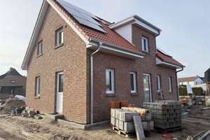Neubau mit Zukunft
Energieeffizientes Einfamilienhaus mit hoher Wohnqualität in Ritterhude 
 – Die vollständige Adresse der Immobilie erhältst du vom Anbieter., 27721 Ritterhude – Vorschaubild 1