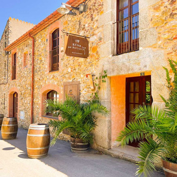 Historisches Haus mit Grundstück in Mollet de Peralada mit