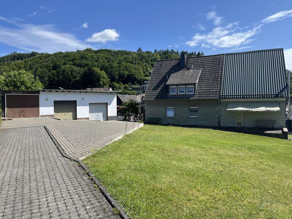 Immobilie in Burbach - Ein-/ Zweifamilienhaus in ruhiger Ortsrandlage von Würgendorf mit großem sonnigen Grundstück! - Bild 4