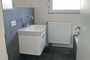 Vollständig renovierte 2-Zimmer-Wohnung mit Balkon, Keller und Tiefgaragenstellplatz in Pforzheim – Hachelallee 63, 75179 Nordstadt, Pforzheim – Vorschaubild 5