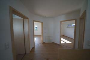 schönes zentrumsnahes Einfamilienhaus mit viel Platz und Dachterrasse in Geisenhausen – 84144 Geisenhausen – Vorschaubild 13