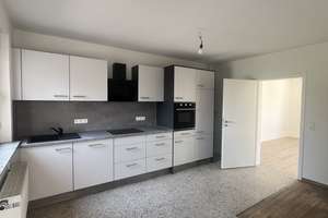 Geräumige 4,5-Zimmer Doppelhaushälfte in Stuttgart-Mühlhausen mit großzügigem Wohlfühlgarten – Die vollständige Adresse der Immobilie erhältst du vom Anbieter., 70378 Mühlhausen (Ortsteil), Stuttgart – Vorschaubild 4