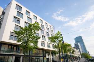 Exklusive 3-Zimmer Eigentumswohnung  im Herzen von Offenbach
Direkt an der Fußgängerzone und S-Bahn – 63065 Hochschule für Gestaltung, Offenbach am Main – Vorschaubild 1