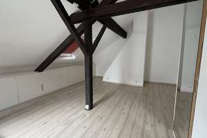 Geräumige Dachgeschosswohnung mit stilvoller Dachterrasse in Solingen-Gräfrath. – Die vollständige Adresse der Immobilie erhältst du vom Anbieter., 42653 Gräfrath, Solingen – Vorschaubild 10