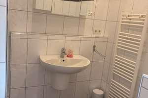 Lörick: Sonnige 2-Zimmer-Dachwohnung mit Loggia, bezugsfrei – Die vollständige Adresse der Immobilie erhältst du vom Anbieter., 40547 Lörick, Düsseldorf – Vorschaubild 9