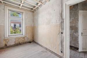 Rohdiamant im Herzen von Ottensen: Stilaltbau mit 4 Zimmern & großem Ausbaupotenzial – Die vollständige Adresse der Immobilie erhältst du vom Anbieter., 22763 Ottensen, Hamburg – Vorschaubild 20
