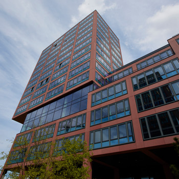 Say hello to: New Work in hochmodernem Bürogebäude