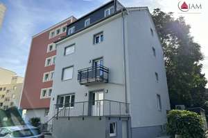 Zweitbezug nach Kernsanierung - charmante 3-Zimmer-Wohnung in Frankfurt/ Bornheim (DG) – Dahlmannstraße 58, 60385 Ostend, Frankfurt am Main – Vorschaubild 1