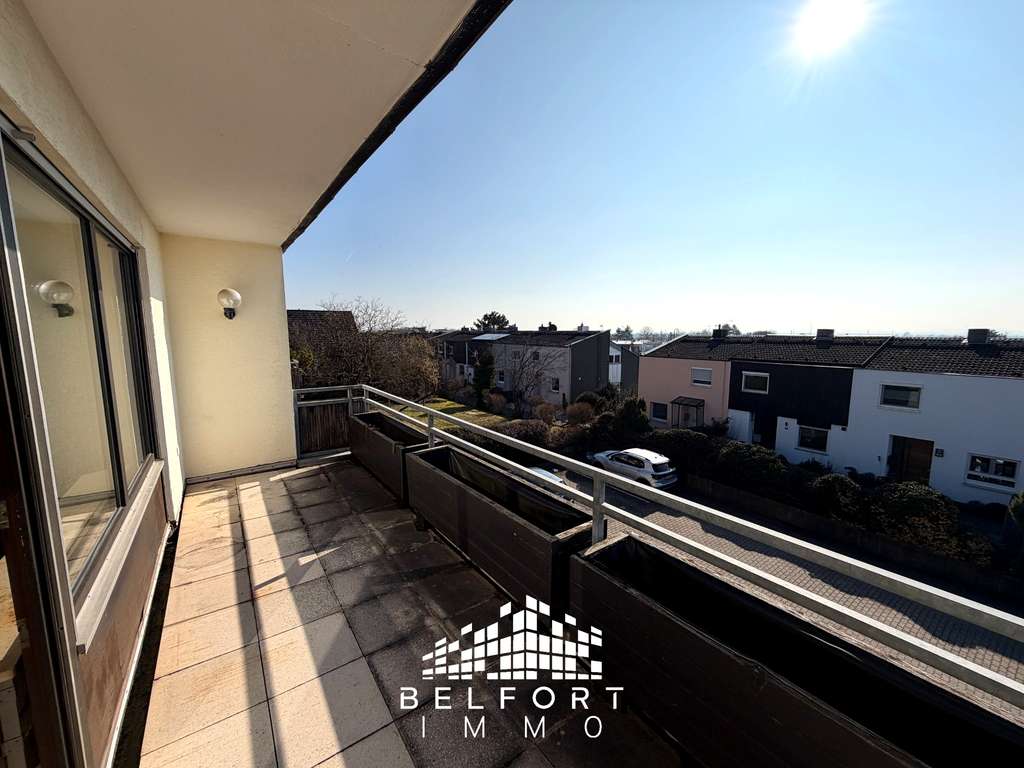 Immobilie in Dittelbrunn - ZU VERKAUFEN: SONNIGE 3-ZIMMER-WOHNUNG MIT BALKON UND TIEFGARAGENSTELLPLATZ - Bild 0