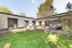 Hochwertig modernisierter Atrium-Bungalow in sympathischer Nachbarschaft