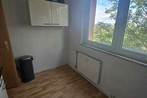 3-Zimmer-Wohnung fur Untermiete 6-24 Monate, EBK – 4209 Grünau-Ost, Leipzig – Vorschaubild 4