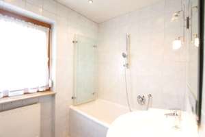 Sonniges Reihenhaus in absolut ruhiger Lage in Puchheim, 5 Zimmer+ Bad+ 2 WCs + Südbalkon+ Südgarten – 82178 Puchheim – Vorschaubild 24