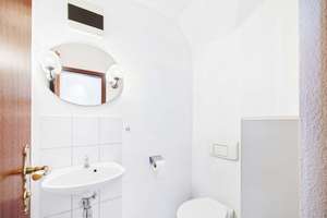 Über den Dächern von Untertürkheim: Wohnung mit Loggia und Weitblick auf die Weinberge! – 70327 Untertürkheim (Ortsteil), Stuttgart – Vorschaubild 17