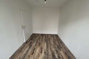 Helle 3-Zimmer-Wohnung mit Balkon in Köln-Neubrück – Andreas-Hermes-Str. 3, 51109 Neubrück, Köln – Vorschaubild 2