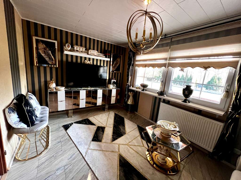 Immobilie in Hambühren - Großzügiges Zweifamilienhaus in Hambühren! Großes Grundstück ! / weiteres Bauland vorhanden ! - Bild 3