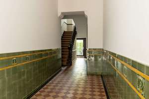 "Traumhaftes, freies Apartment mit Balkon und Einbauküche im Winsviertel" – Winsstraße 30, 10405 Prenzlauer Berg, Berlin – Vorschaubild 2