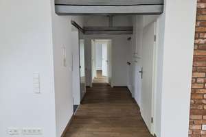 Exklusive 3,5-Zimmer-Dachgeschosswohnung mit Loggia, EBK und Stellplatz in Stuttgart – Werastraße 135, 70190 Stöckach, Stuttgart – Vorschaubild 5