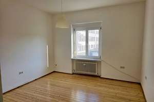 Altbauwohnung mit hohen Räumen und tollen Holzdielen in Innenstadtlage! – Wallgasse 1a, 97070 Altstadt, Würzburg – Vorschaubild 3