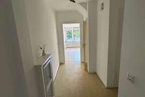 Charmantes Reihenhaus mit Potenzial in ruhiger Lage ! – Steinauerstraße 10, 40721 Hilden – Vorschaubild 2