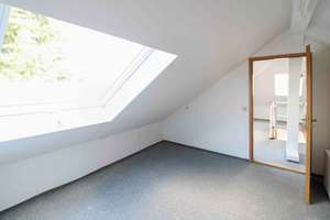 Zweifamilienhaus auf großzügigem Grundstück, sofort bezugsfrei. Heizung 2017 modernisiert!  – Die vollständige Adresse der Immobilie erhältst du vom Anbieter., 81243 Aubing-Süd, München – Vorschaubild 15