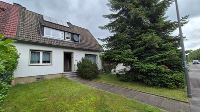 Saniertes Einfamilienhaus / Doppelhaushälfte in Massivbauweise plus Nebengebäude