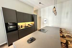 Großzügiges Wohnen: 4 Zimmer mit modernem Flair – Berlin – Vorschaubild 1