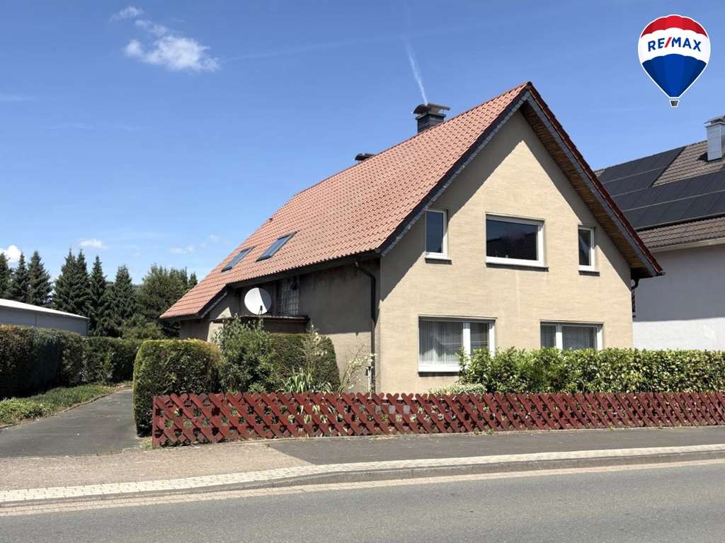 Zweifamilienhaus mit großem Garten und Entwicklungspotenzial in Bad Salzuflen zu verkaufen!