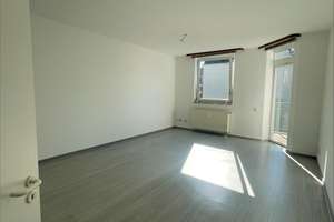 Zentral gelegene 2-Zimmer Wohnung *WBS erforderlich* – Wiesenstraße 7, 42105 Elberfeld, Wuppertal – Vorschaubild 1