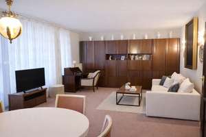 Wohnen in Rotherbaum mit Balkonzugang aus allen 3 Zimmern, Aufzug und Tiefgarage