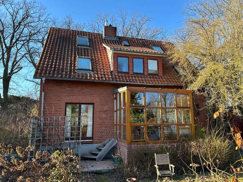 Immobilie in Bienenbüttel - Modernisiertes Einfamilienhaus mit großem Grundstück am Feldrand! - Bild 2