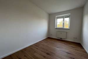 München Großhadern - absolut ruhige, helle  3 Zi., 2 Balkone, EBK, TG, frisch renoviert  FREI!! – Max - Lebsche-Platz 36, 81377 Großhadern, München – Vorschaubild 9