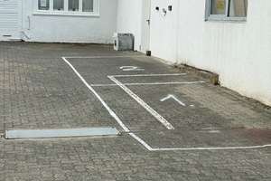 1 Zi Wohn. Ravensberg /Parkplatz,schick rot möbliert..kurz/ länger , gr Küche Waschmaschine Trockner – Alsenstrasse 17, 24118 Ravensberg, Kiel – Vorschaubild 3
