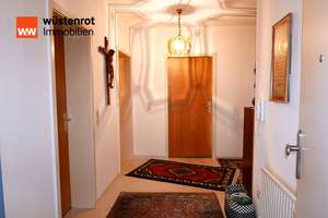 Zweifamilienhaus mit Einliegerwohnung und drei Garagen in Glatten in bester Aussichtslage. – Die vollständige Adresse der Immobilie erhältst du vom Anbieter., 72293 Glatten – Vorschaubild 3
