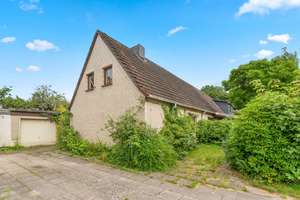 Sanierungsbedürftige Doppelhaushälfte mit traumhaftem Gartengrundstück und Garage – Die vollständige Adresse der Immobilie erhältst du vom Anbieter., 22417 Langenhorn, Hamburg – Vorschaubild 15