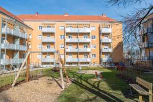 Hell durchflutete 2-Zimmer-Wohnung mit Balkon und großer Küche – Kieslingstr. 20, 90491 Schoppershof, Nürnberg – Vorschaubild 1