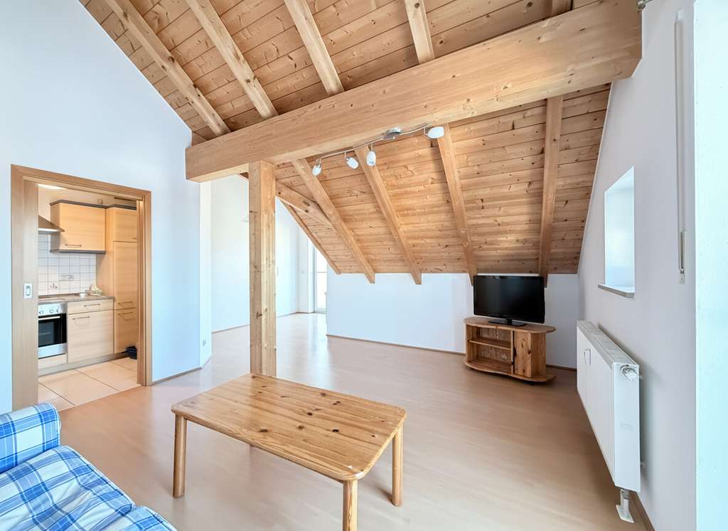 Immobilie in Neumarkt-Sankt Veit - Über den Dächern der Stadt – Stilvolle 2-Zimmer-Dachgeschosswohnung mit Weitblick und zwei Balkonen - Bild 0