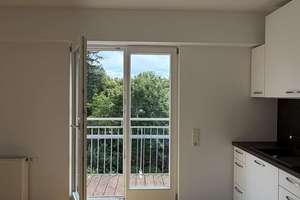 Helle Dachgeschosswohnung mit weitläufigem Grünblick in Köln-Marienburg – 50968 Marienburg, Köln – Vorschaubild 3