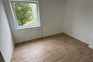 Stilvolle 3-Raum-Wohnung mit gehobener Ausstattung mit Balkon und Stellplatz in Salzgitter – Salzgitter – Vorschaubild 7