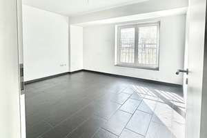 Exklusive 2,5 Zimmer Wohnung mit Eckbadewanne
